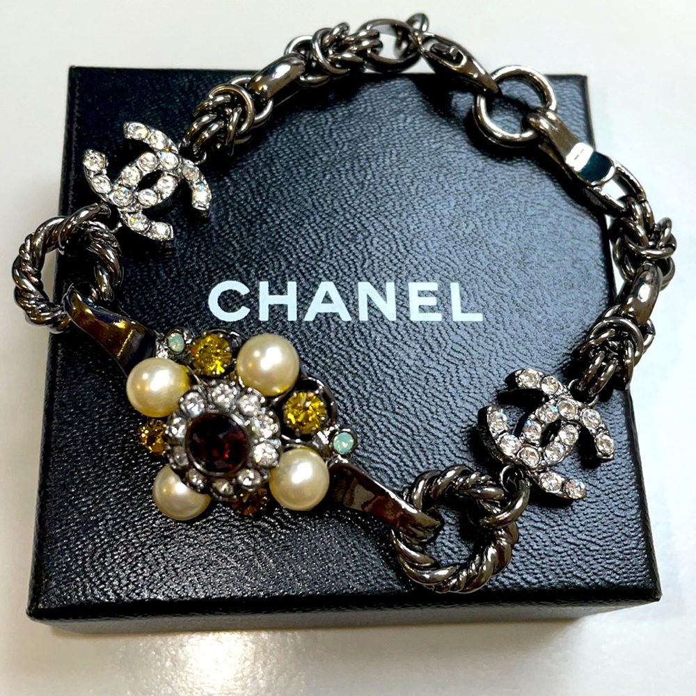 CHANEL logo pearl gem crystal bracelet
